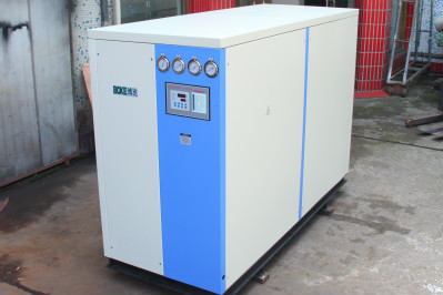用戶購(gòu)買(mǎi)水冷箱式冷水機(jī)怎么選擇供貨商？